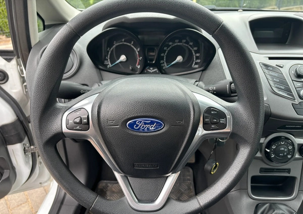 Ford Fiesta cena 27000 przebieg: 118872, rok produkcji 2014 z Góra małe 301